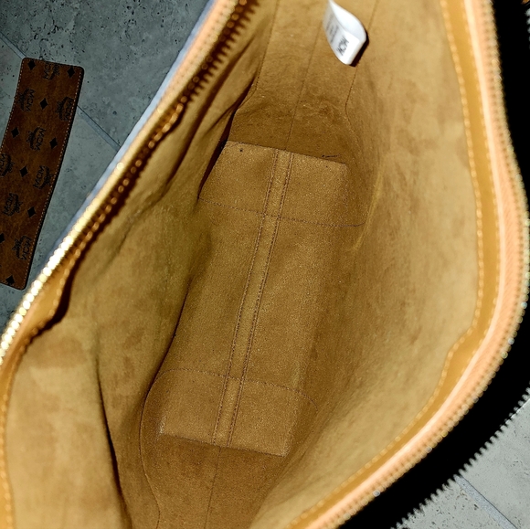 MCM KLARA MEDIUM HOBO BAG LEATHER - Picture 4 of 5